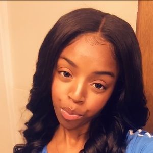 Meet your Posher, Makayla